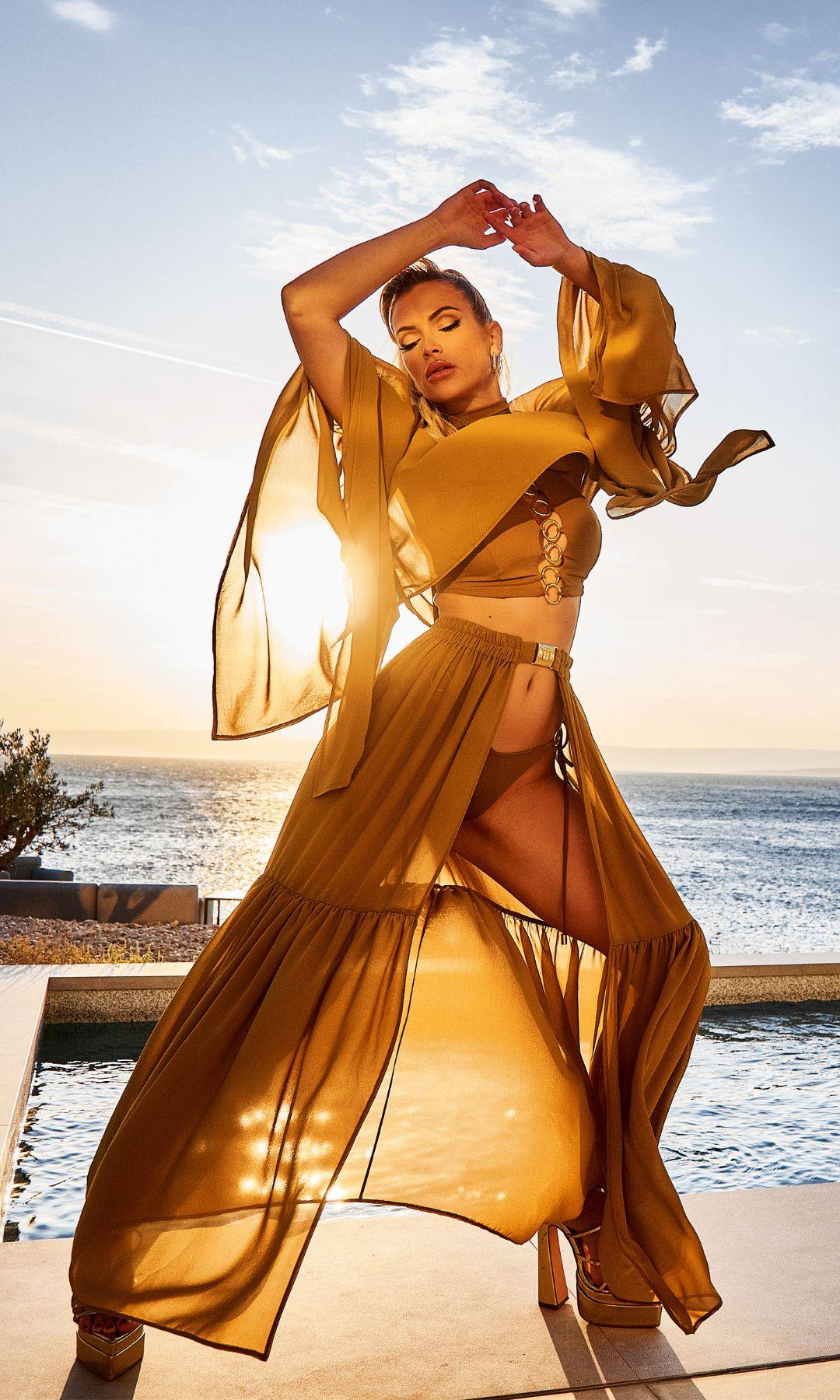 Antoninias | Comely Cover Up brown - Image 3