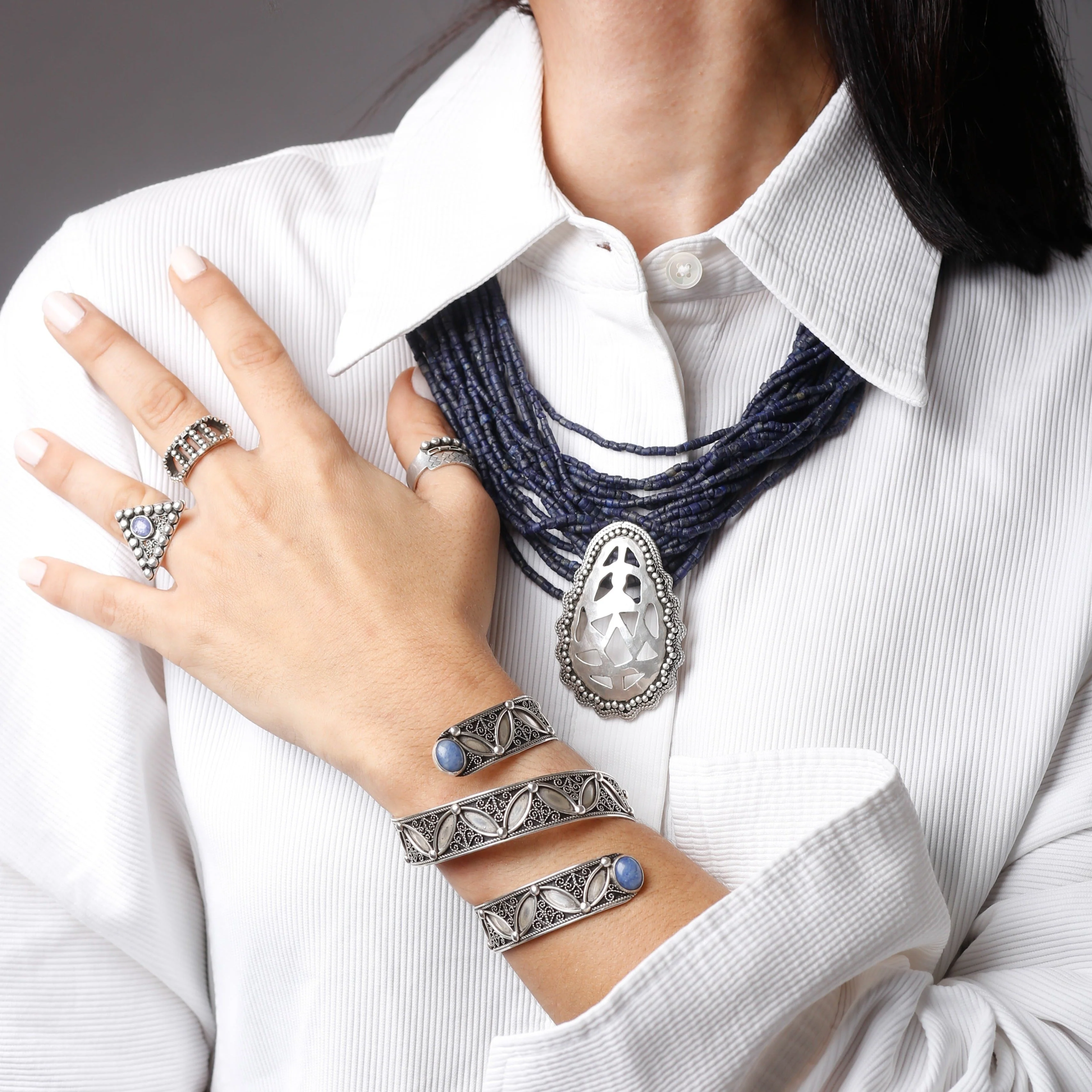 Yelli Jewels | Dark Blue Teardop Pendant Nacklace - Image 3