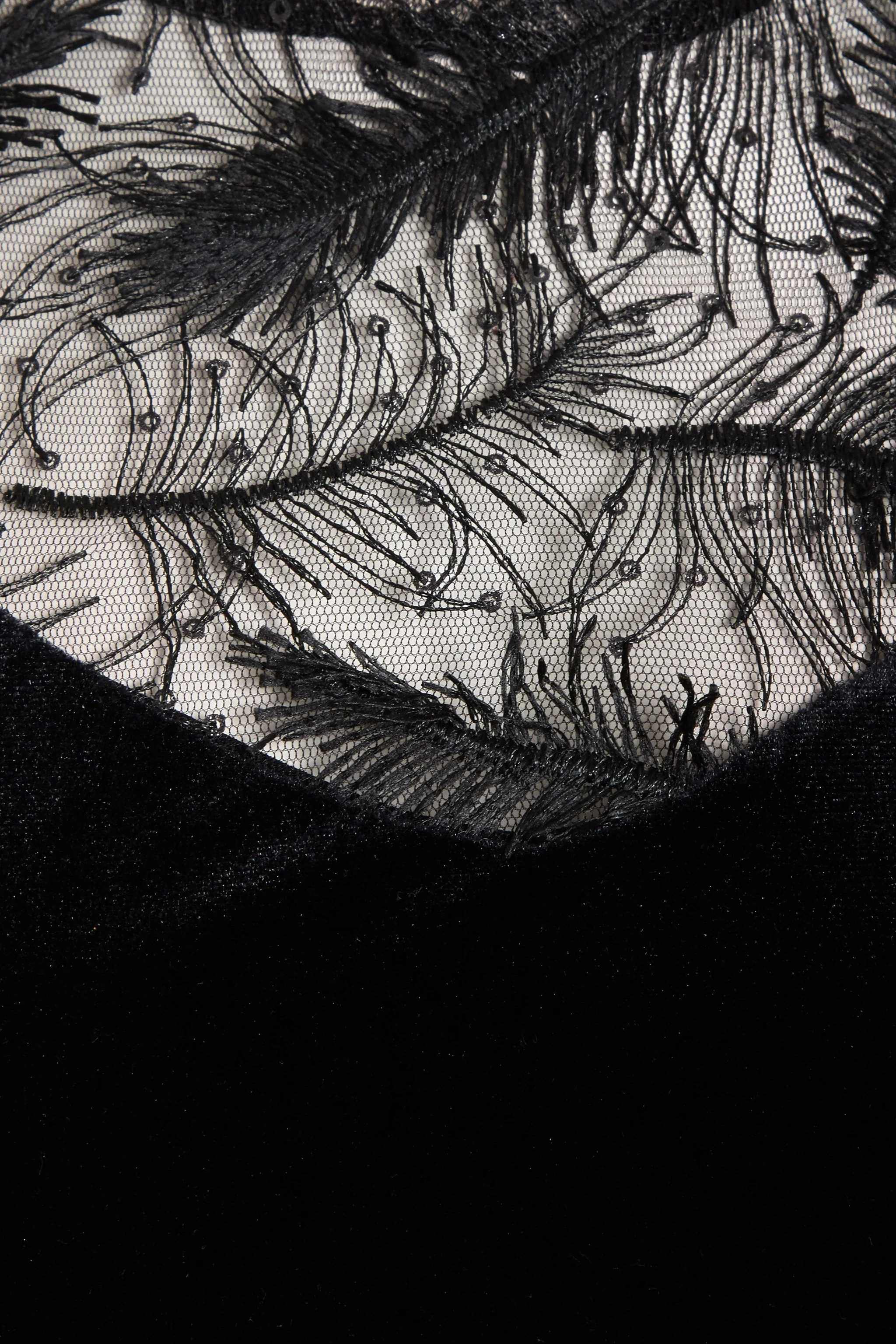 Sarvin | Diva Velvet Bodycon Dress - Image 8