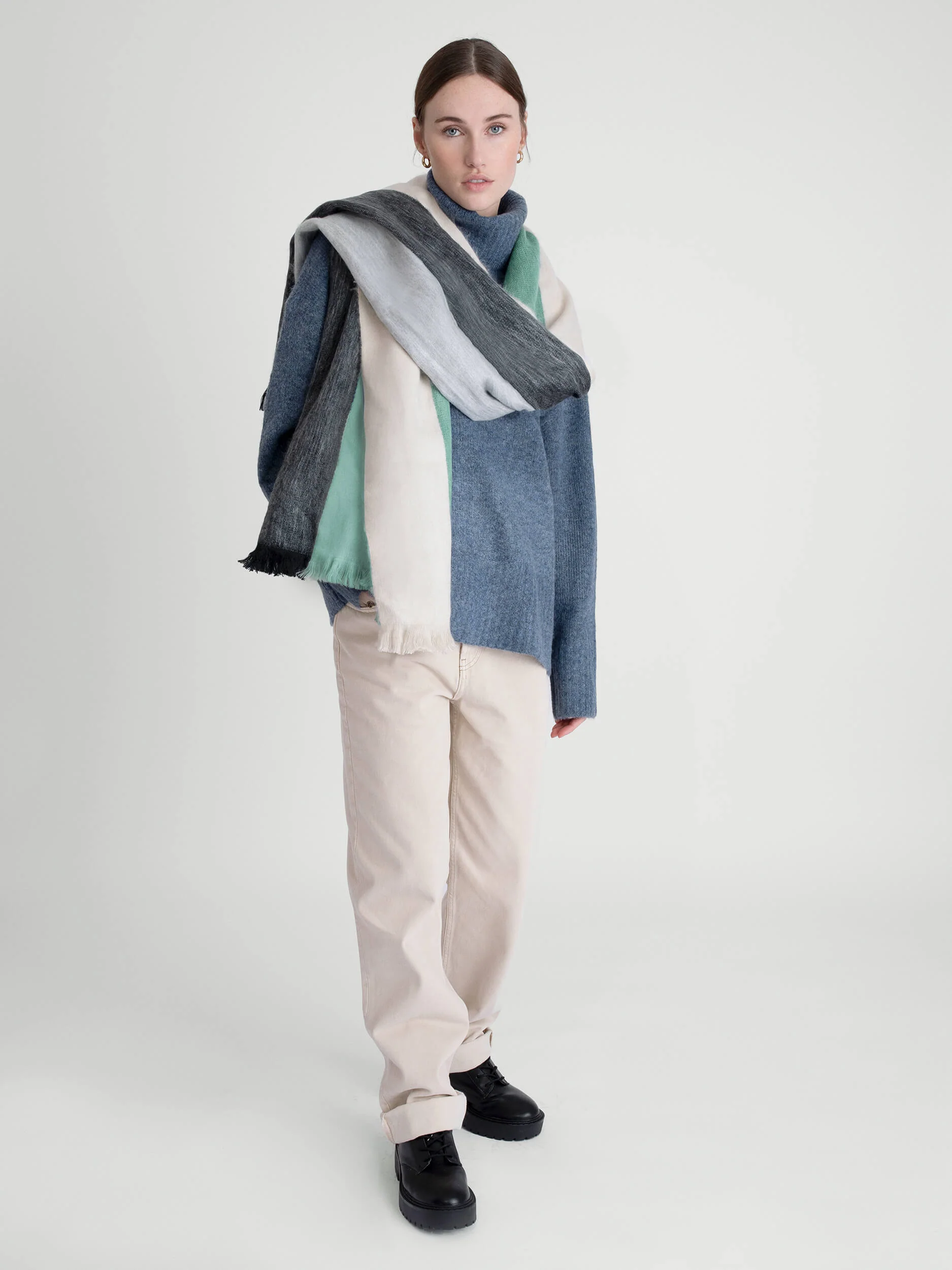 Alpaca Loca | Scarf Striped Mint, Beige and Black - Image 4